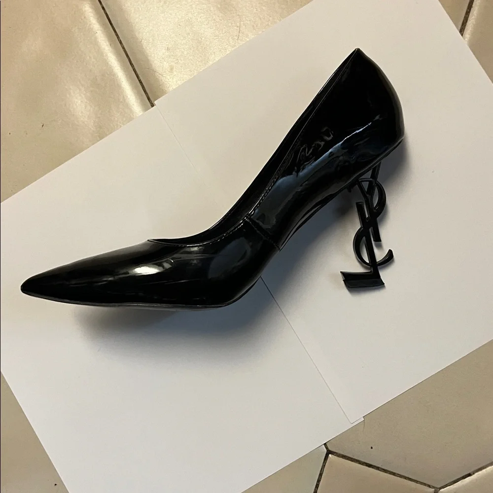 Black Patent Leather Heels made in Italy size 42. Worn. - Picture 5 of 13